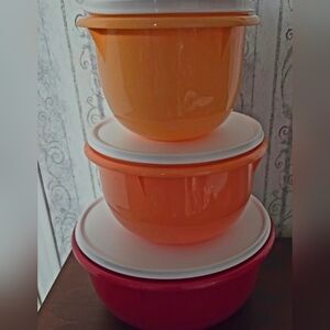 TUPPERWARE MIXING BOWL SET/3 NWT